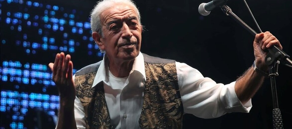 Edip Akbayram sevenlerinin duaları eşliğinde son yolculuğuna uğurlandı.