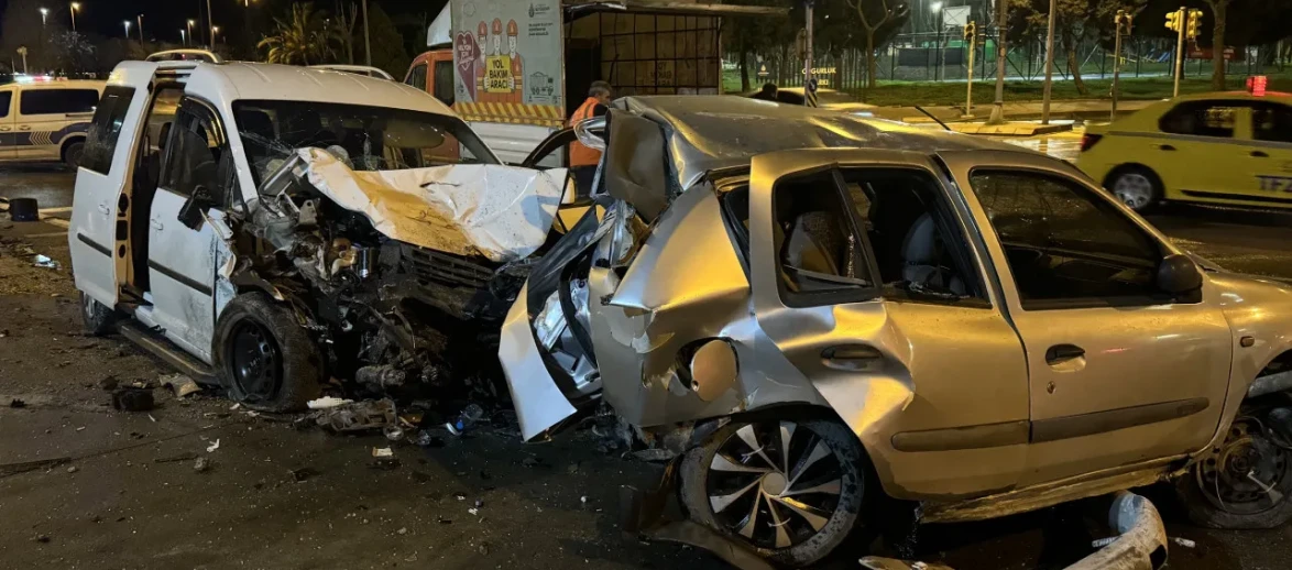 İstanbul Kartal'da meydana gelen kazada 4 kişi yaralandı, olayın detayları neler?