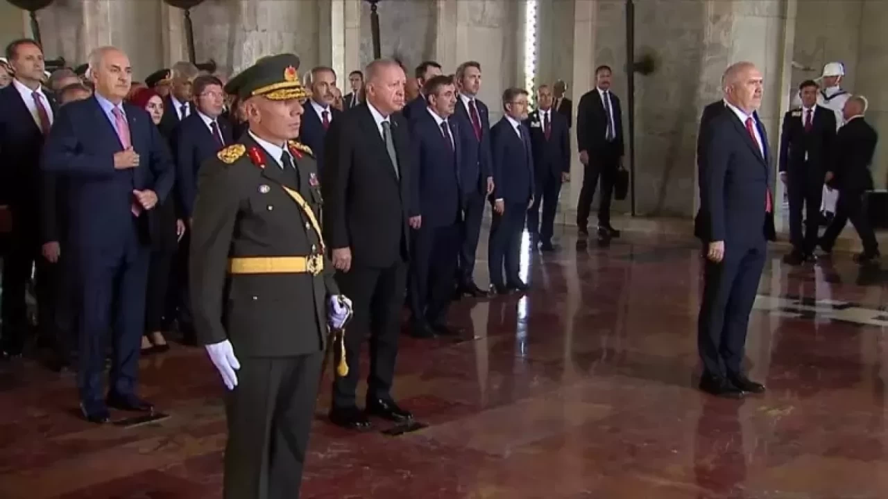 Cumhurbaşkanı Erdoğan ve Devlet Erkanı Anıtkabir'de 30 Ağustos Zafer Bayramı'nı Kutladı
