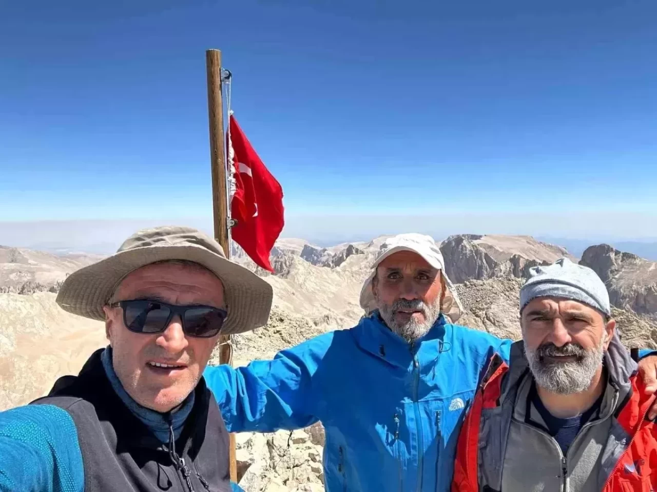 BANDAK'tan Zafer Bayramı'na Özel Zirve Tırmanışı