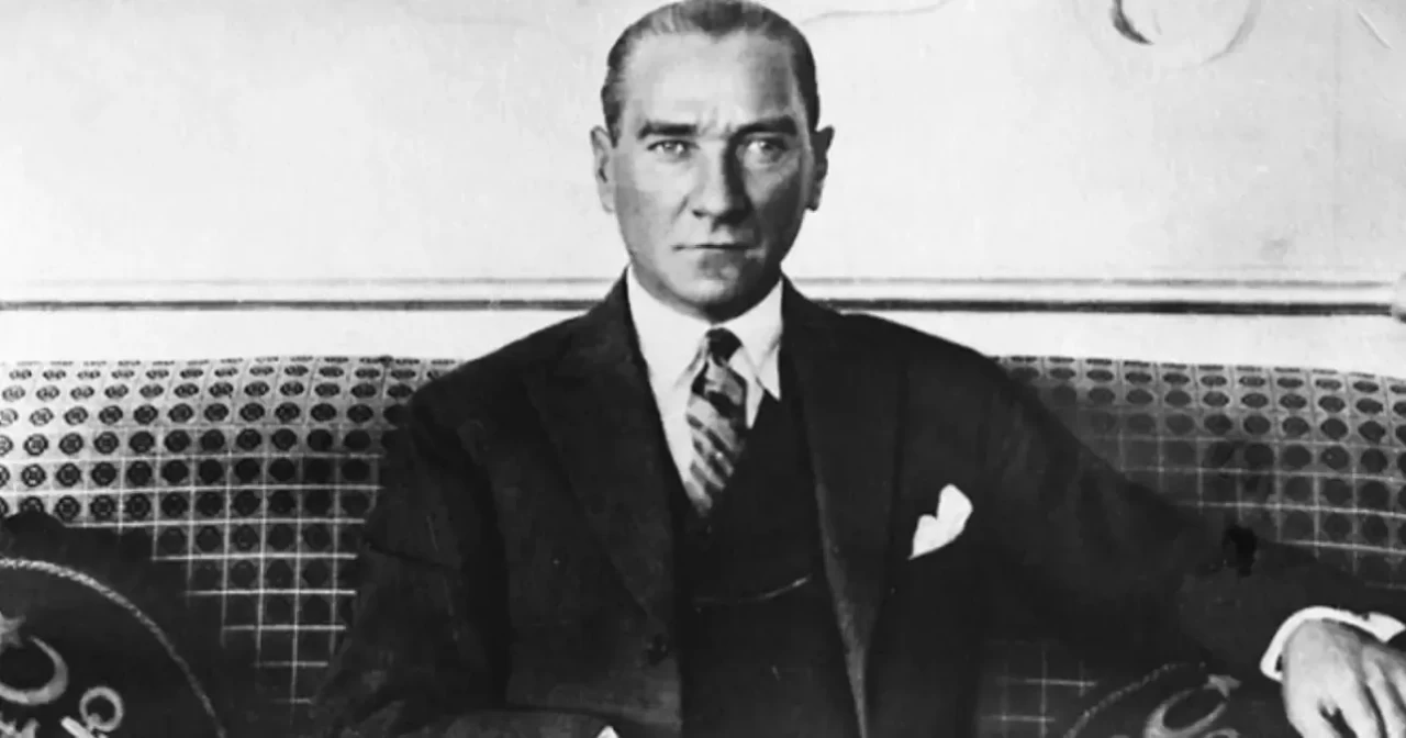 10 Kasım Atatürk'ü Anma Törenleri Gerçekleştirilecek mi? 2025 MEB'den Resmi Açıklama!