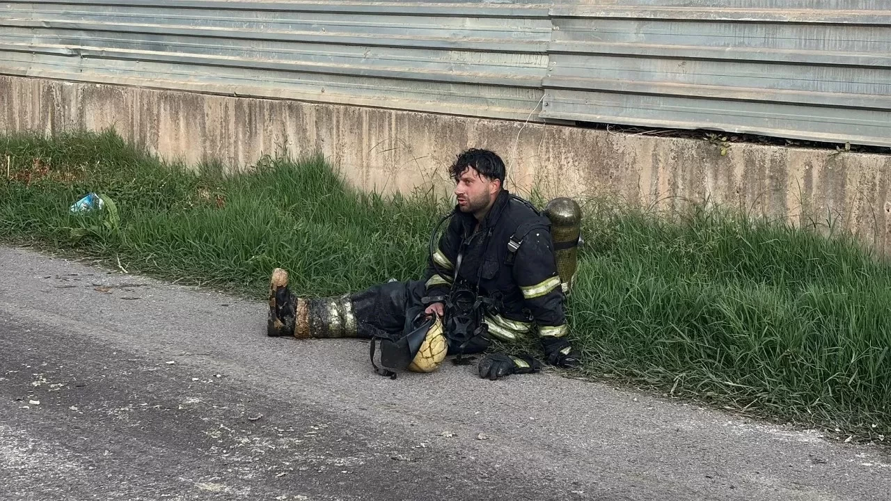 Alevlerin Karşısında Bir Anlık Mola: İtfaiye Ekiplerinin Yangınla İmtihanı