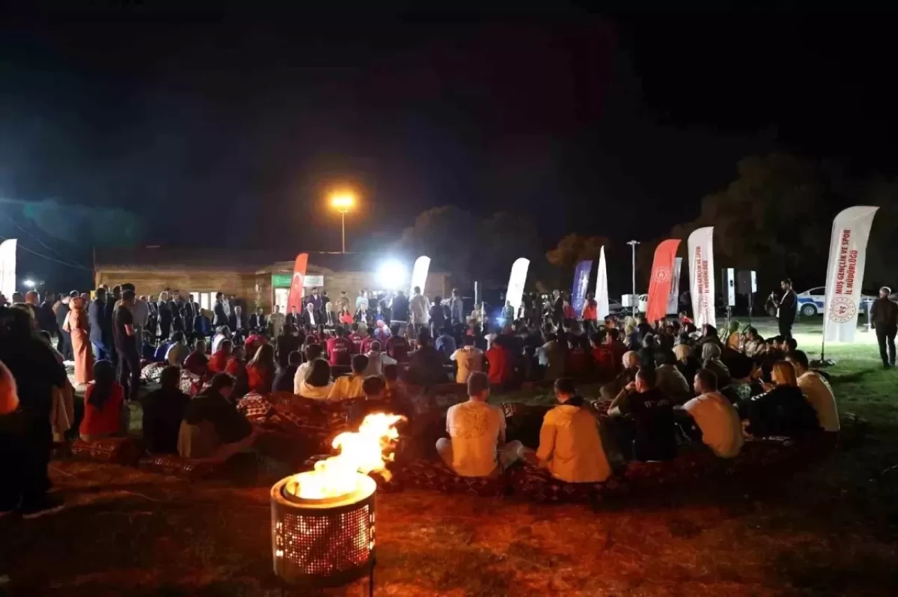 Gençlik ve Spor Bakanı Bak, Muş'ta Gençlerle Buluştu