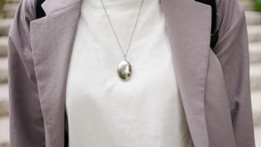 Apple, Yapay Zeka Destekli Kolye ile Giyilebilir Teknolojide Yeni Bir Dönem Mi Başlatıyor?