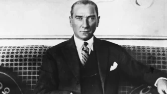 10 Kasım Atatürk'ü Anma Törenleri Gerçekleştirilecek mi? 2025 MEB'den Resmi Açıklama!