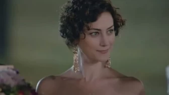 Aşk ve Gözyaşı Dilşah Yıldırım Kimdir? Başarılı Oyuncunun Hayatı, Kariyeri ve Özel Yaşamı