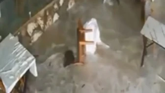 Antalya'da Yükselen Dalgalar, Balık Lokantasını Nasıl Etkiledi?