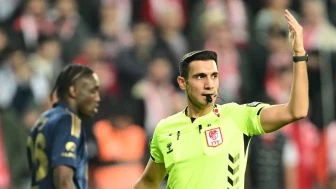 Antalyaspor-Fenerbahçe Maçında Alper Akarsu'nun Hakemlik Performansı Nasıldı?