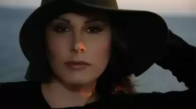 Funda Arar, Saç Rengini Sarıya Dönüştürdü! Radikal Kararın Arkasındaki Sırrı Öğrenin!