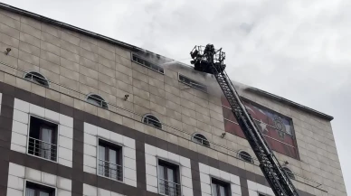 Merter polisevi çatısında yangın çıktı, itfaiye ekipleri müdahale ediyor mu?