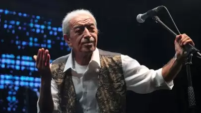 Edip Akbayram sevenlerinin duaları eşliğinde son yolculuğuna uğurlandı.