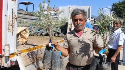 Antalya Büyükşehir Belediyesi’nden Fidan Desteği