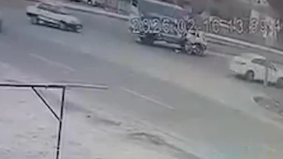 Diyarbakır'da motosikletin kamyonete çarpması sonucu meydana gelen feci kaza nasıl gerçekleşti?