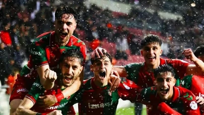 19 yaşındaki Adem Yeşilyurt, Fenerbahçe’ye transfer oldu: Genç yetenek neleri vaat ediyor?