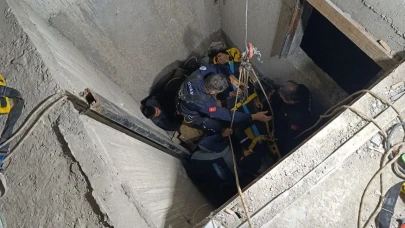 Adıyaman'da inşaat boşluğuna düşen iki işçi nasıl kurtarıldı?