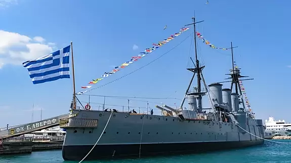 Ege Denizi'nde Türk ve Yunan Savaş Gemileri Karşı Karşıya Geldi!