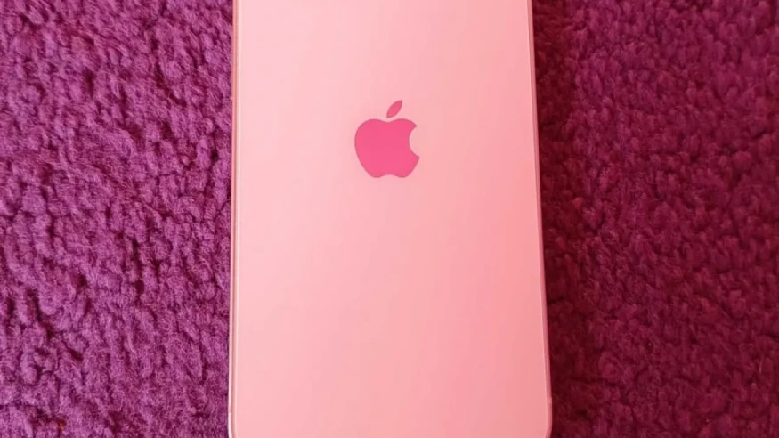 Apple'dan Tarihi Başarı: iPhone Satışları Patladı, 2.5 Milyar Aktif Cihaz ile Rekor Çeyrek Geliri Sağladı!